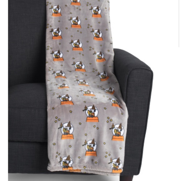 Peanuts/ Snoopy Gray Halloween Blanket with Halloween Print - Picture 1 of 3